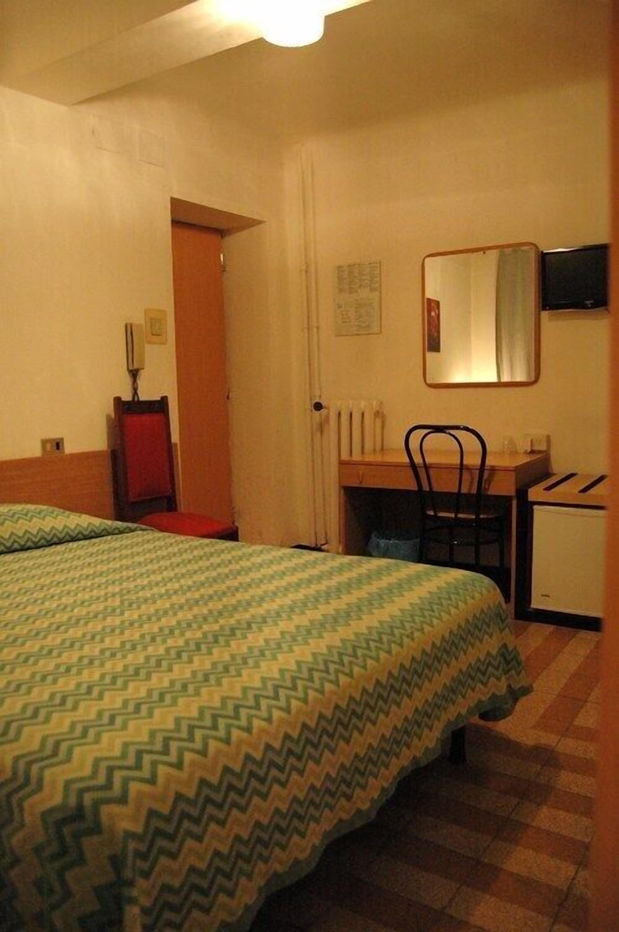 egyptian cotton sheets, in-room safe, desk, free wifi