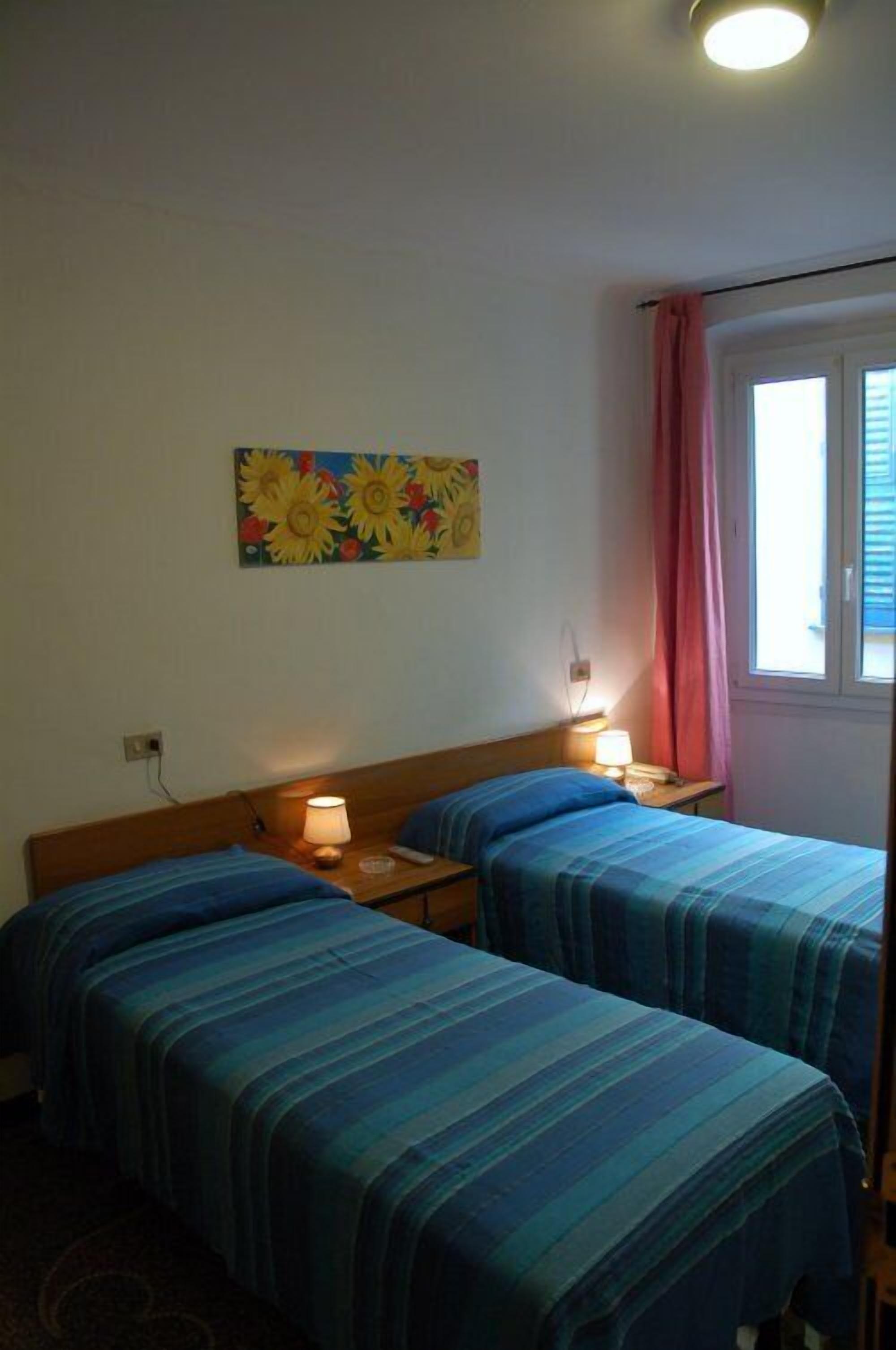 economy double room, shared bathroom | egyptian cotton sheets, in-room safe, desk, free wifi
