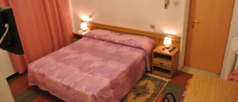 Egyptian cotton sheets, in-room safe, desk, free WiFi