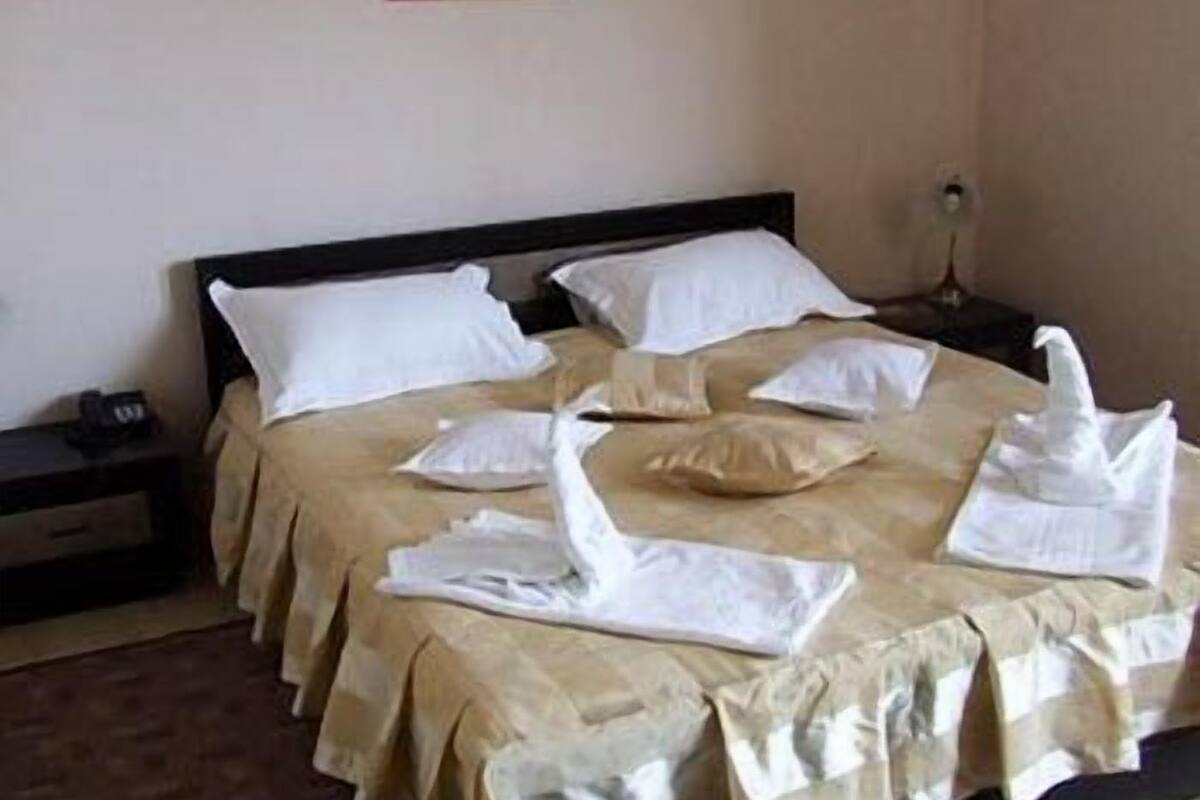 Double or Twin Room | Minibar, in-room safe, soundproofing, free WiFi