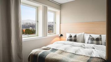 Select Comfort beds, soundproofing, cots/infant beds, free WiFi