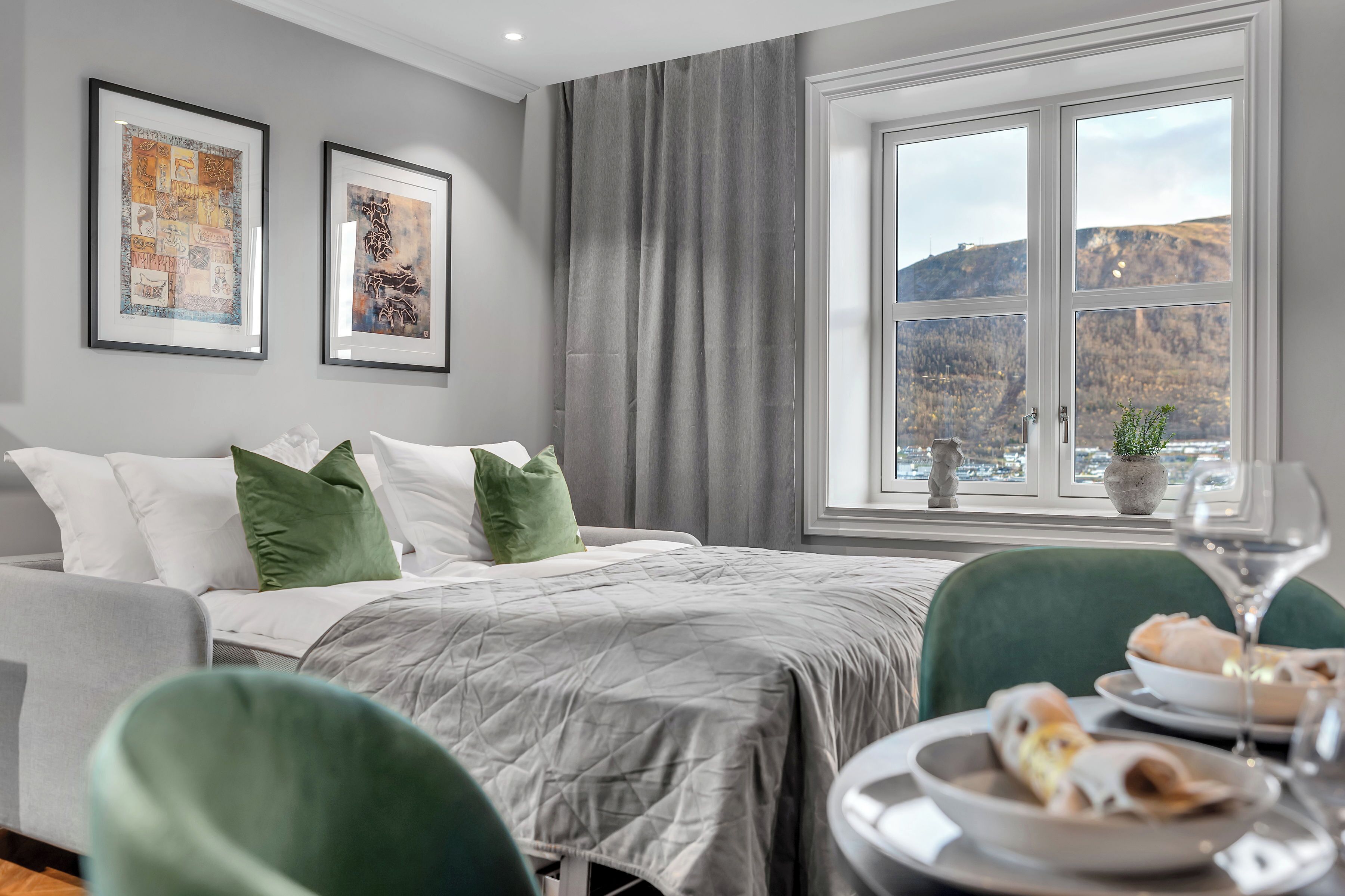 Suite, Sea View
