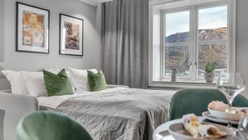 Suite, Sea View