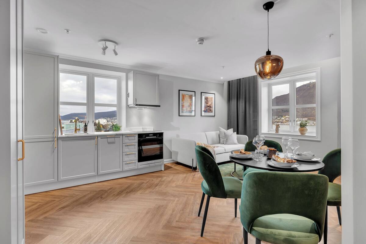 Suite, uitzicht op zee | Select Comfort-bedden, geluiddichte muren, gratis wifi, beddengoed