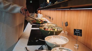 Free daily buffet breakfast