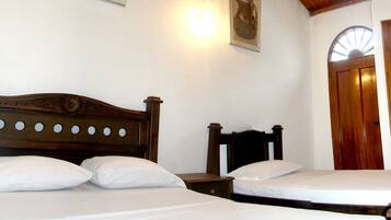 Triple Room | In-room safe, free WiFi