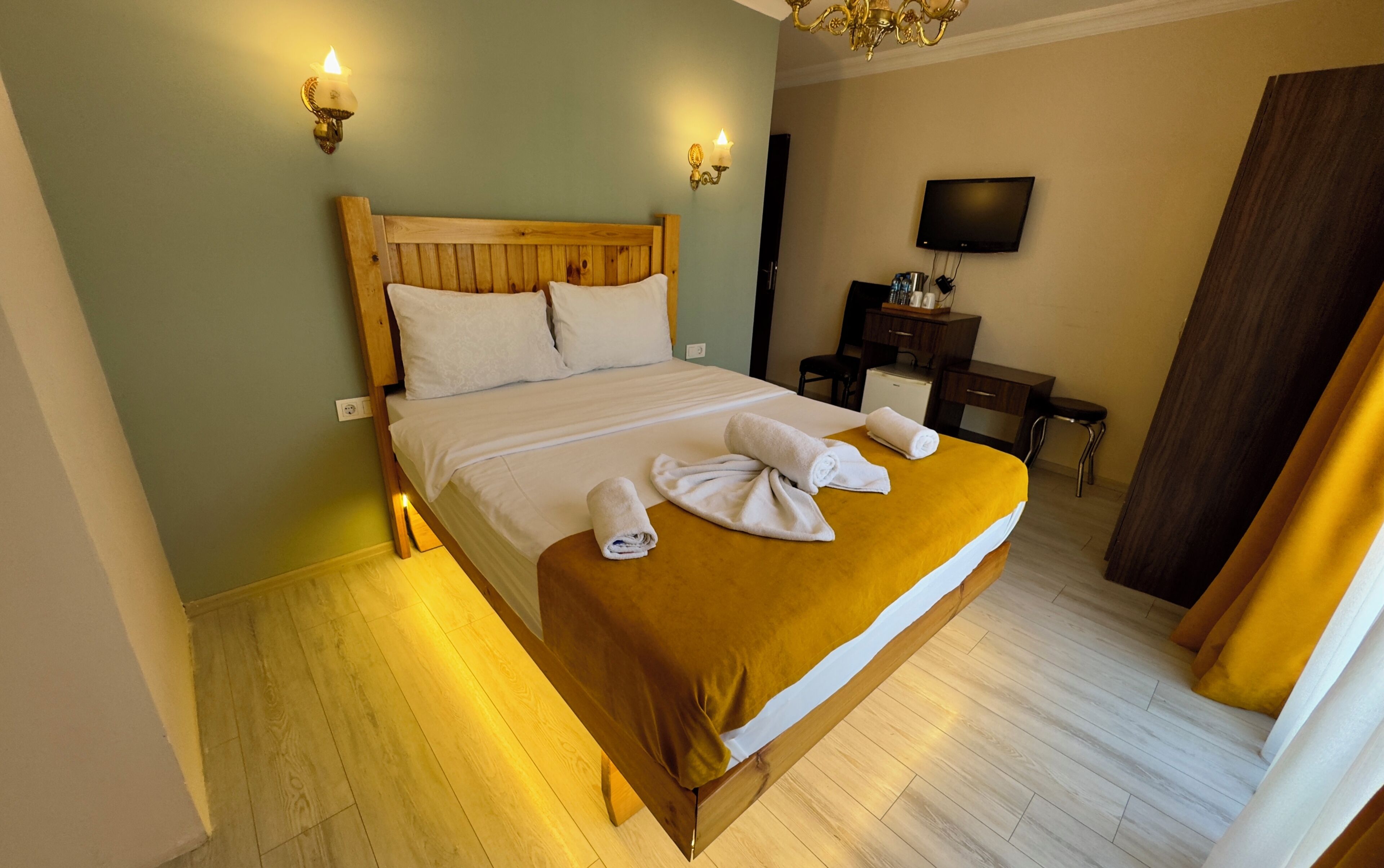 Deluxe Double Room | Hypo-allergenic bedding, in-room safe, desk, blackout curtains