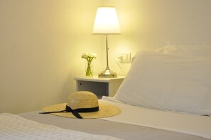 Standard Double Room | Premium bedding, individually decorated, individually furnished - Cà du Ferrà Farm & Relax (Bonassola)