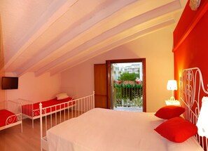 Condo básico | Cofres nos quartos, escrivaninha, Wi-Fi de cortesia