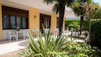 1 bedroom, in-room safe, desk, free WiFi