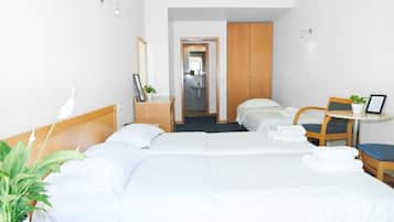 Premium bedding, minibar, desk, blackout drapes