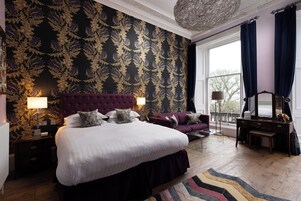 Junior Suite | Egyptian cotton sheets, premium bedding, in-room safe, desk