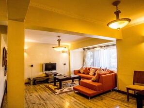 One Bedroom Suites | Living room