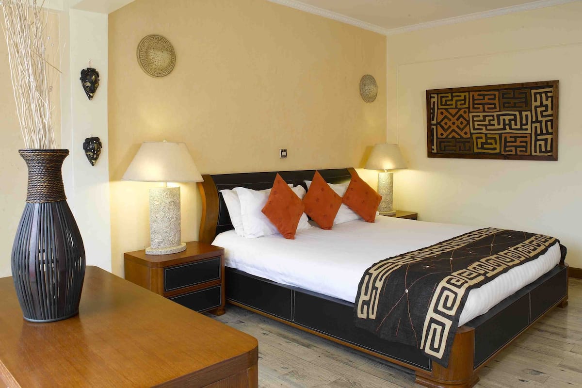 Executive Suite | In-room safe, rollaway beds, free WiFi