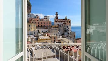 Chambre Triple Supérieure, bain à remous, vue océan | Vue de la chambre