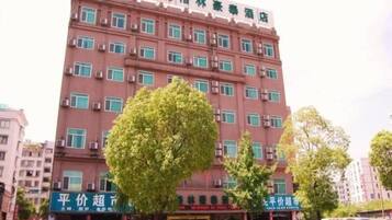 المنشأة من الخارج