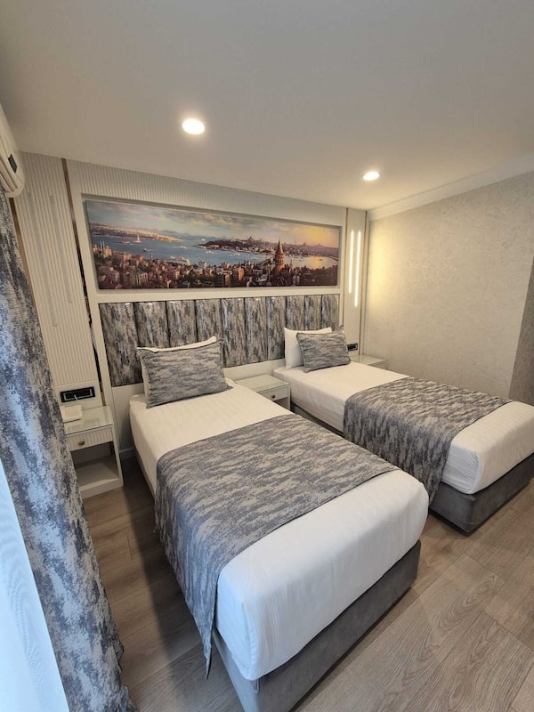 King Suite Room | 1 bedroom, premium bedding, pillowtop beds, minibar