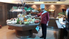 Free daily buffet breakfast