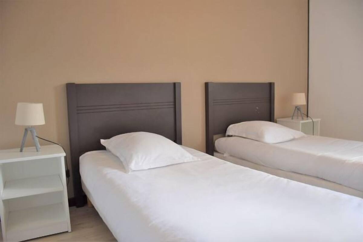 Habitacions insonoritzades, bressols gratuïts i wifi gratuïta 