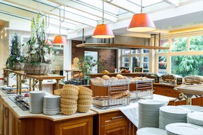 Daily buffet breakfast (EUR 16 per person)