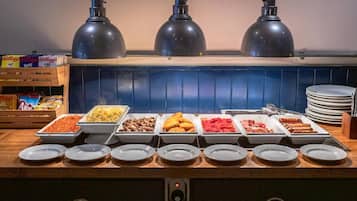 Breakfast, lunch, dinner served; international cuisine