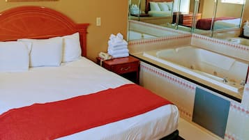 Standard Room, 1 Queen Bed, Jetted Tub