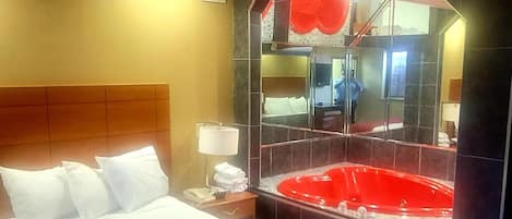 Escritorio, cortinas blackout, wifi gratis y ropa de cama