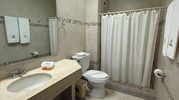 Superior Room | Bathroom