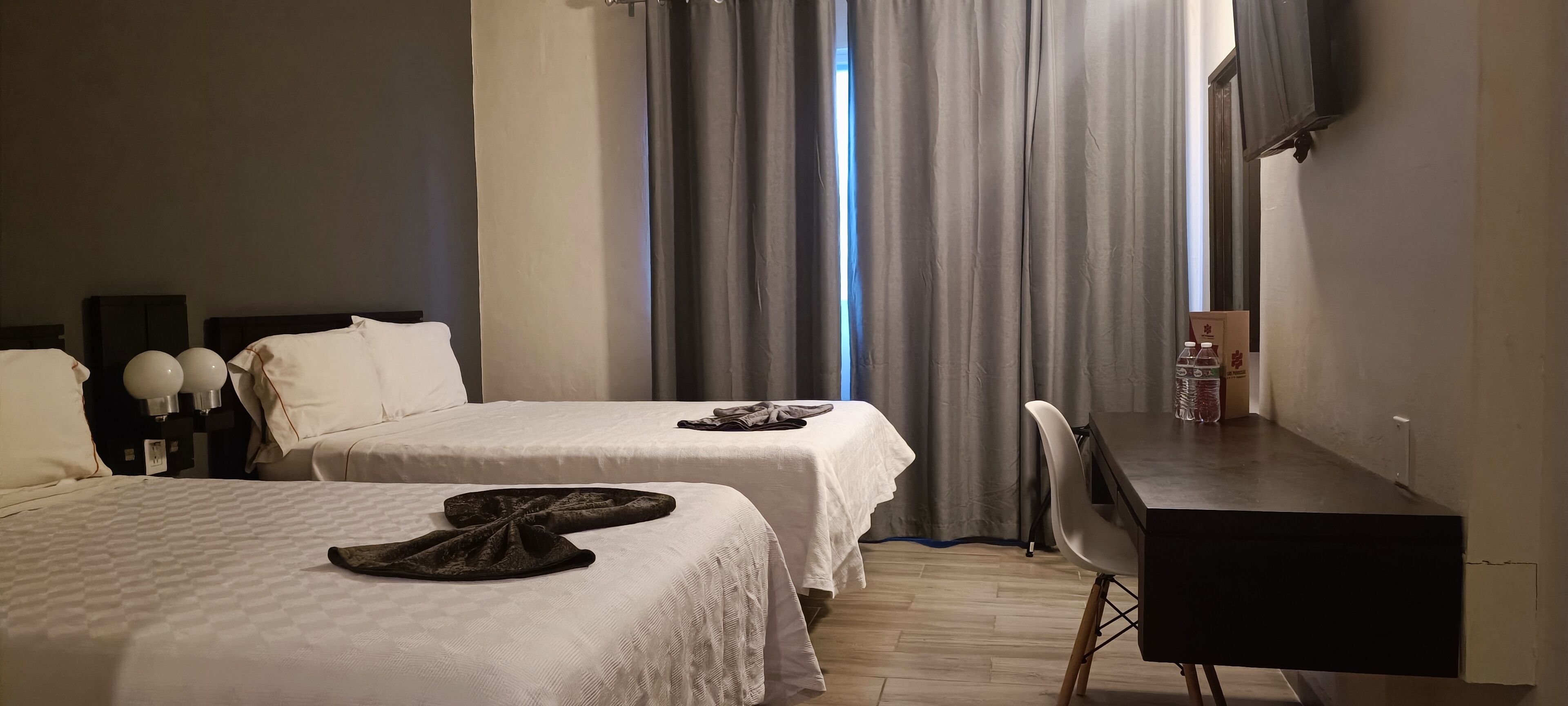 基础客房 | 熨斗/熨板、免费 WiFi、床单