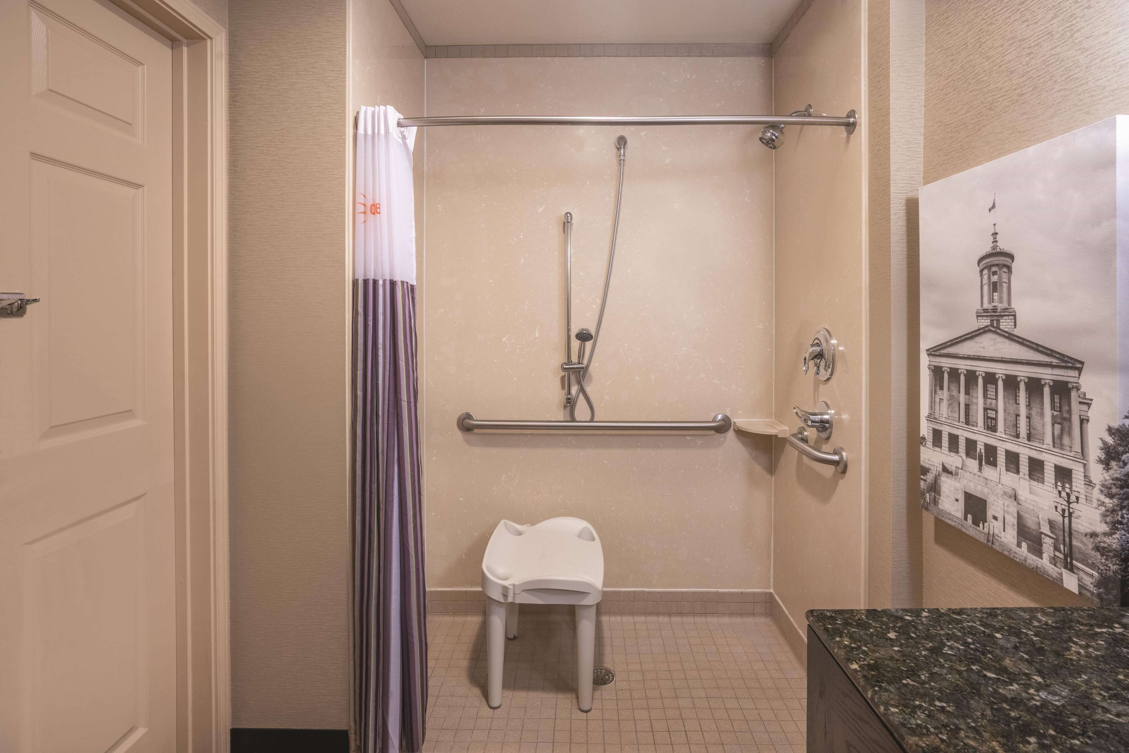 combined shower/bathtub, free toiletries, hair dryer, towels