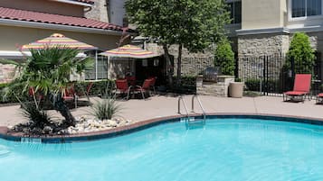 Outdoor pool, pool umbrellas, sun loungers