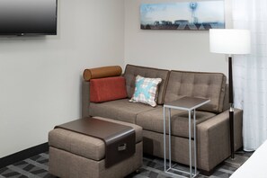 高級寢具、書桌、筆電工作空間、遮光布/窗簾