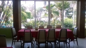Family dining - Hotel Playa Azul (Catemaco)