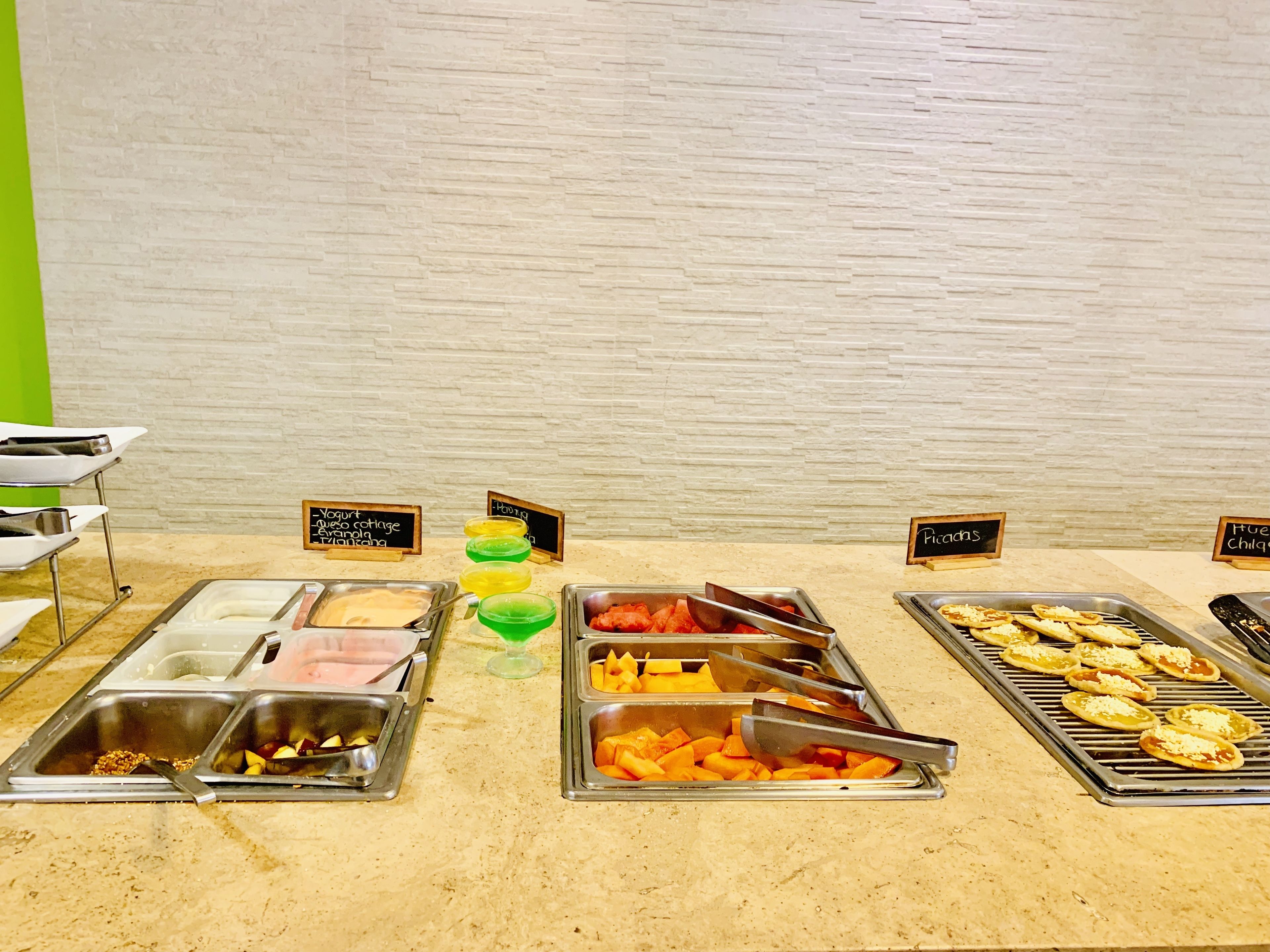 Daily buffet breakfast (MXN 230 per person)