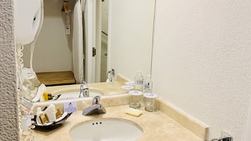 Shower, free toiletries, hair dryer, towels