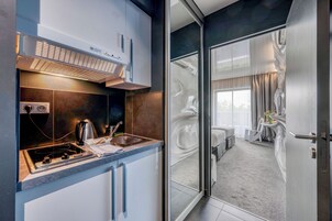 Frigobar, microondas, tetera/pava eléctrica