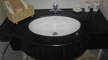 Bathroom sink