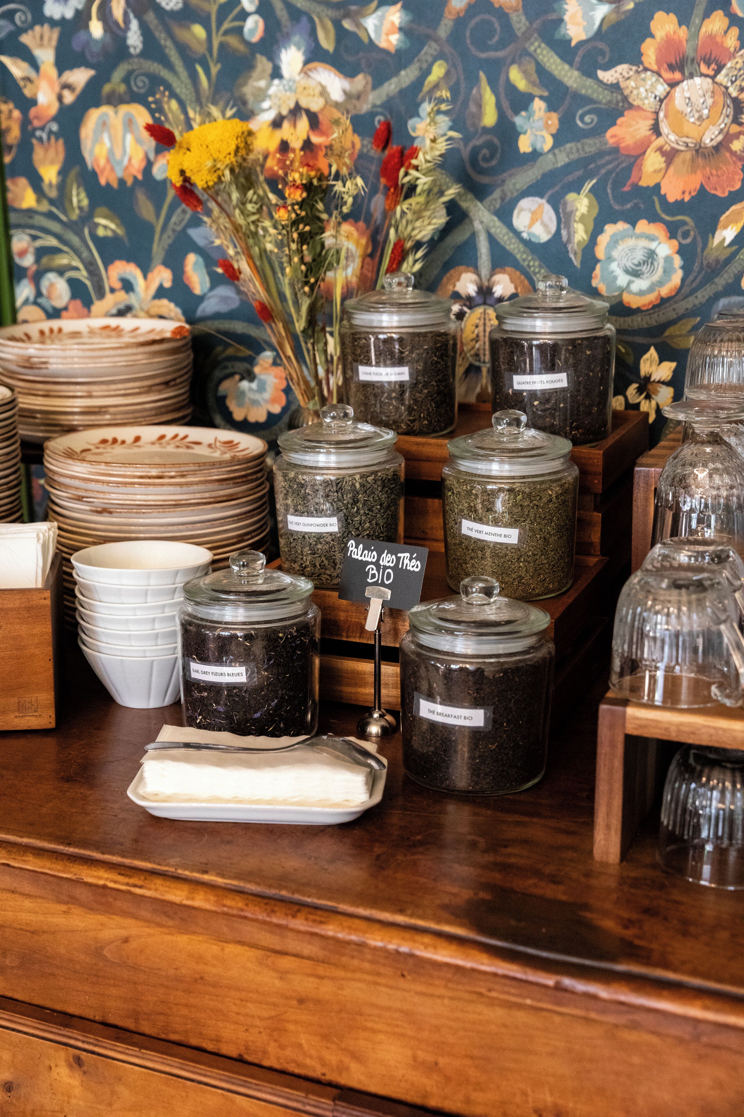 daily buffet breakfast (eur 15.50 per person)