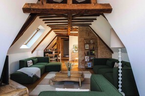 Apartment | Desk, soundproofing, free WiFi, bed sheets - Hotel du Mail (Angers)