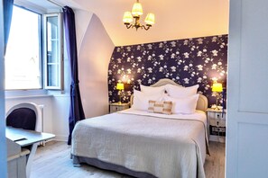 Classic Room | Desk, soundproofing, free WiFi, bed sheets - Hotel du Mail (Angers)
