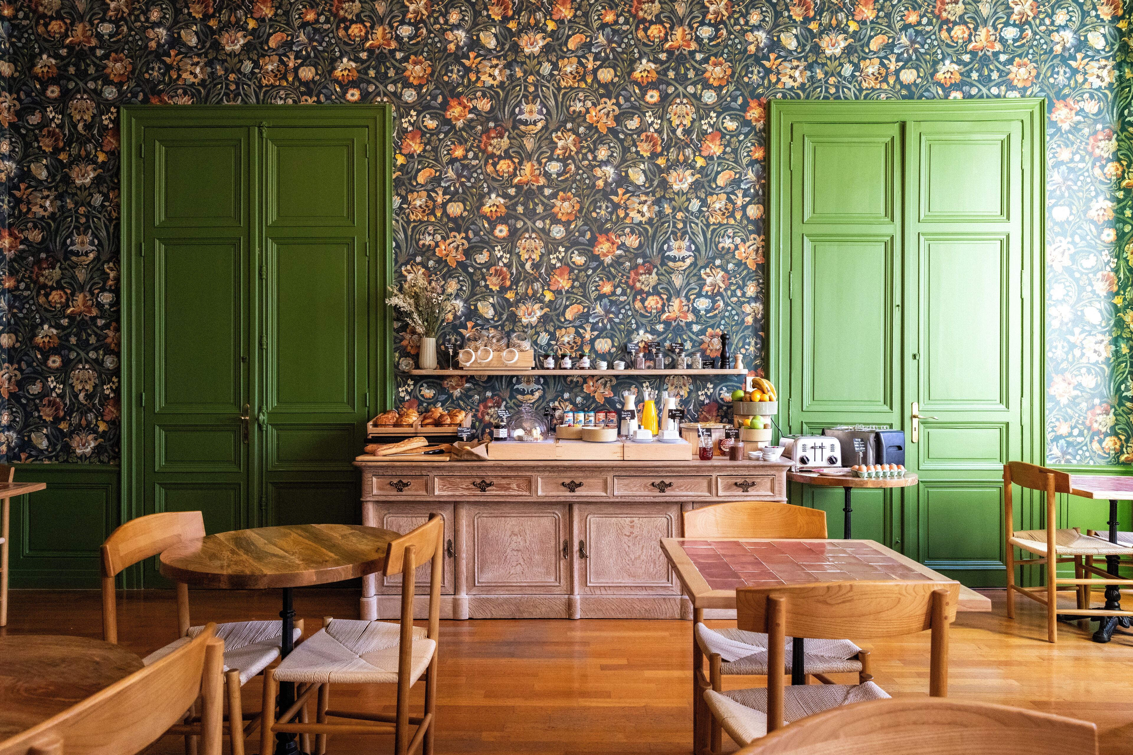 Daily buffet breakfast (EUR 15.50 per person)