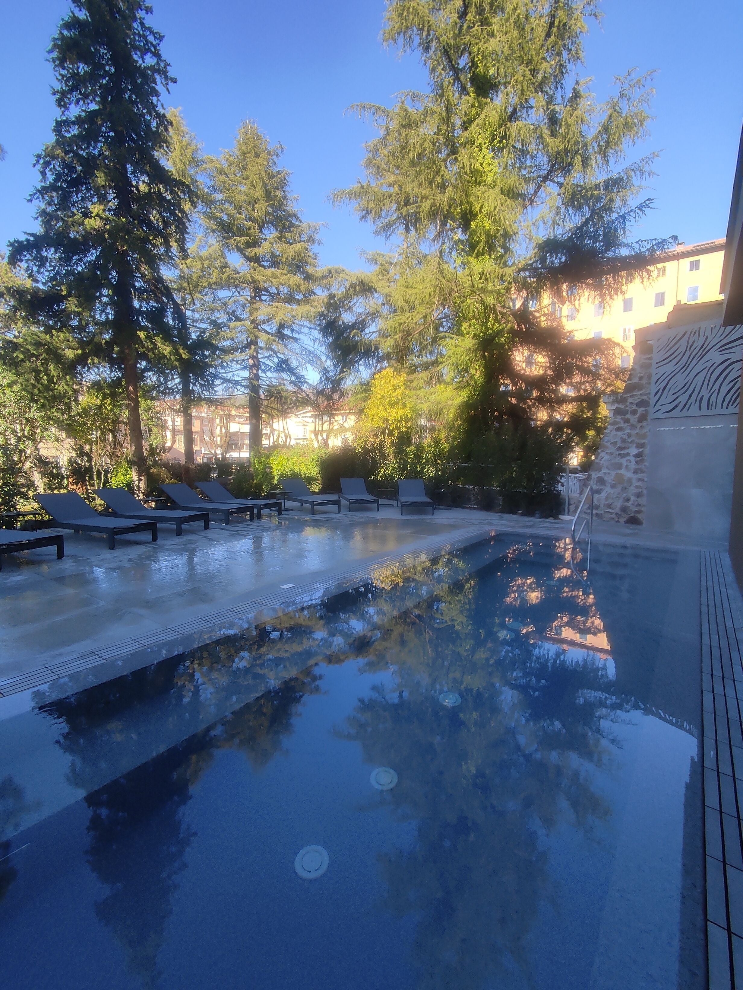 Bañera de hidromasaje exterior