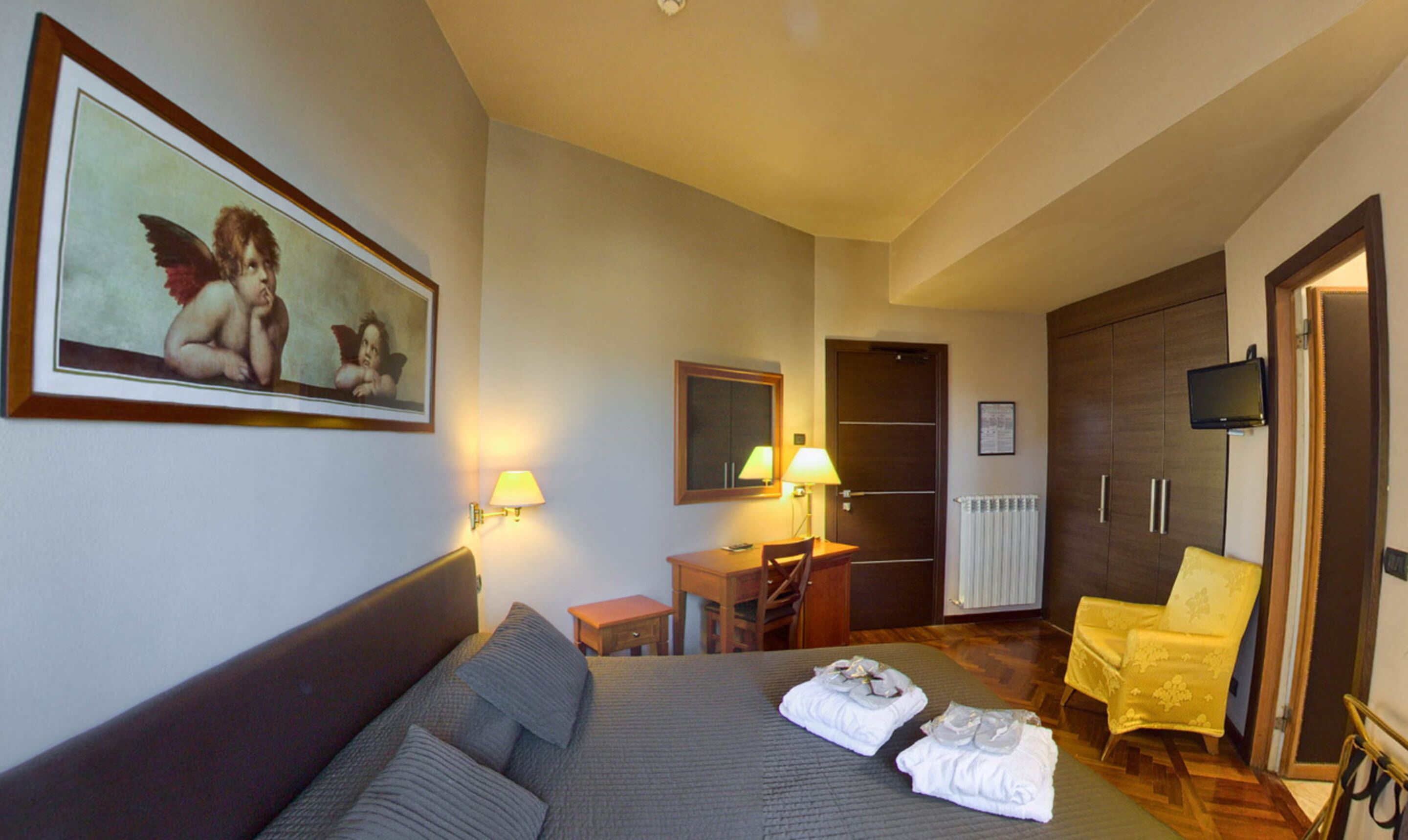 standard room, 1 queen bed, garden view (spa access) | in-room safe, desk, free wifi, bed sheets