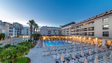 3 outdoor pools, free cabanas, pool umbrellas