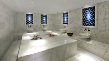 Sauna, tina de hidromasaje y baño turco o hammam