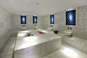 Sauna, vasca idromassaggio, bagno turco/hammam, trattamenti per il corpo