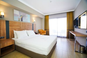 Minibar, in-room safe, bed sheets - Julian Club Hotel - All Inclusive (Marmaris)