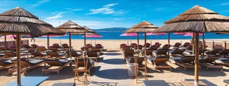 Beach nearby, 3 beach bars