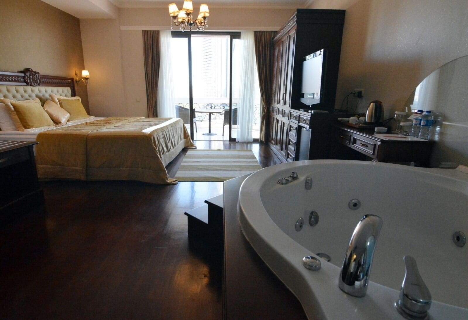 Deluxe Double or Twin Room | Minibar, in-room safe, individually decorated, individually furnished