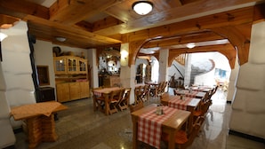Restaurant - Pansion Winnetou (Plitvicka Jezera)